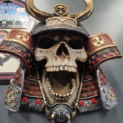 Kabuto Skull Wall Plaque Image